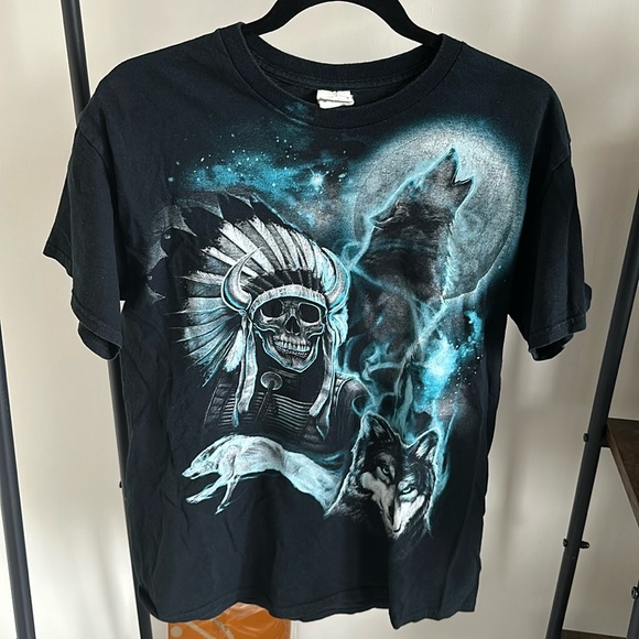 Wolf graphic tshirt - Picture 1 of 3